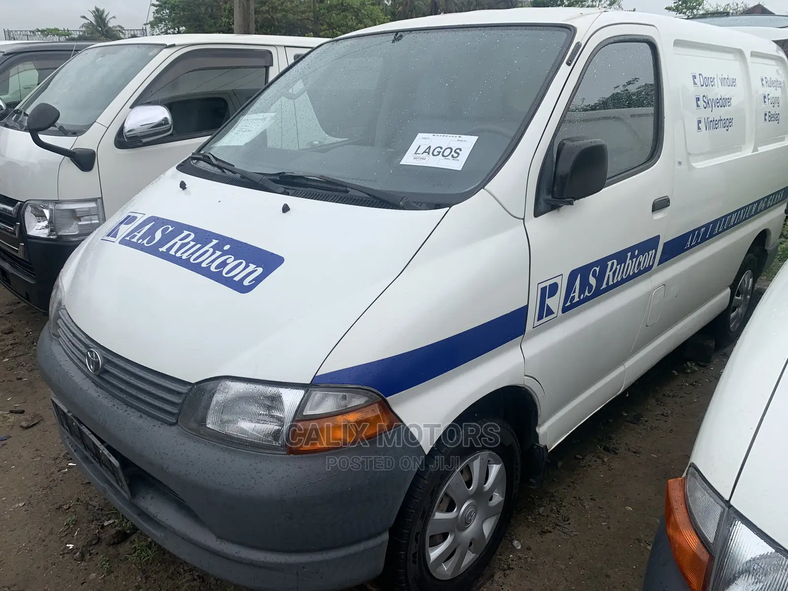 Toyota HiAce 2004 White