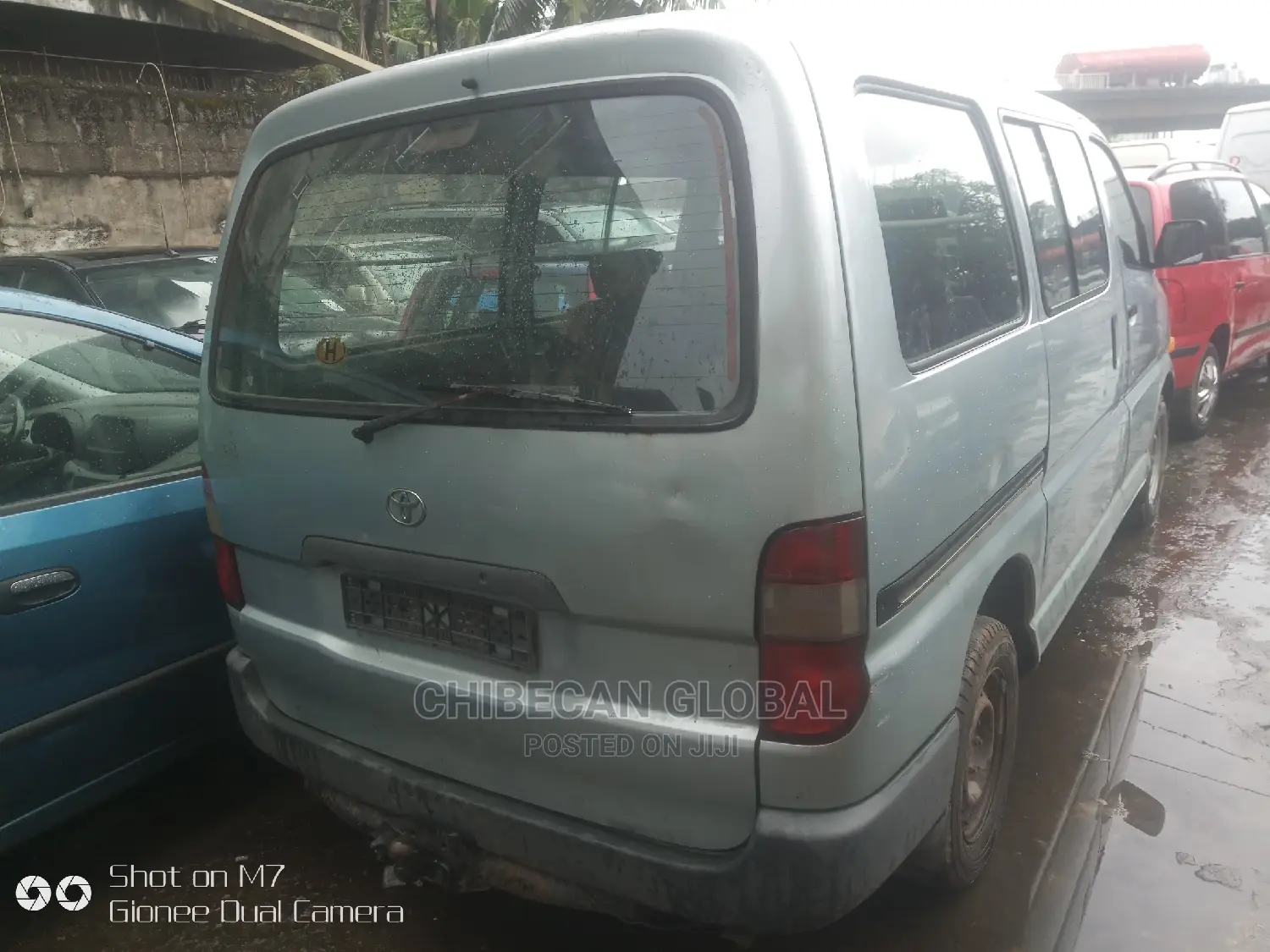 Toyota HiAce 2002 Blue