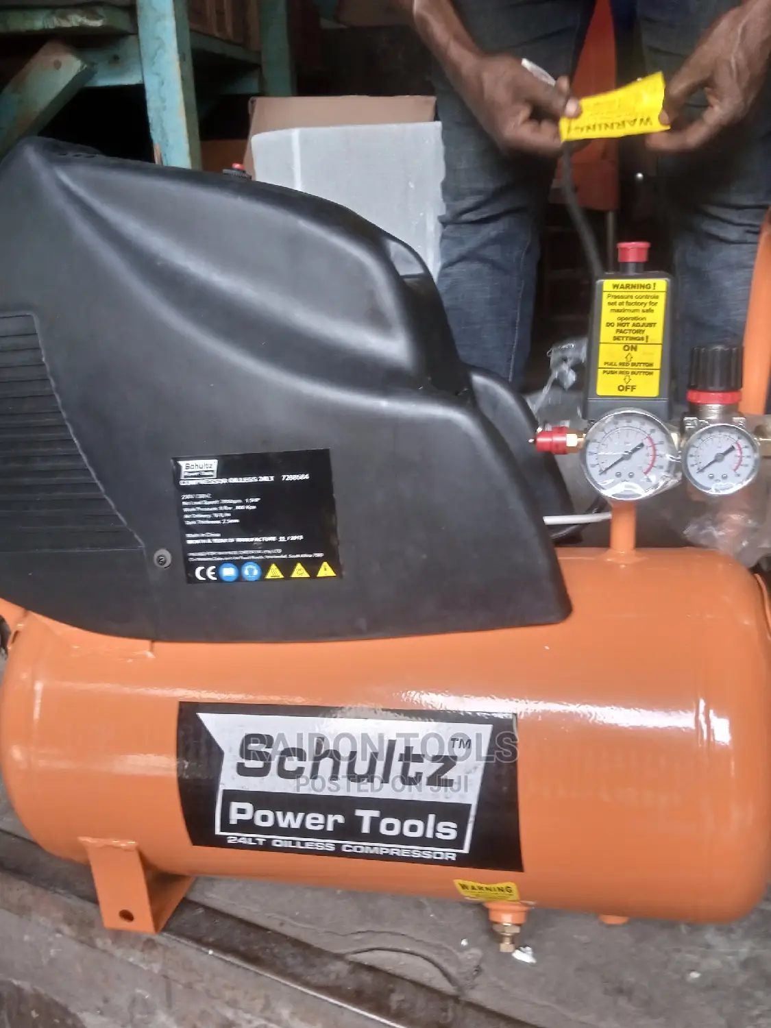24LT Air Compressor OILESS Machine, SCHULTZ , Original