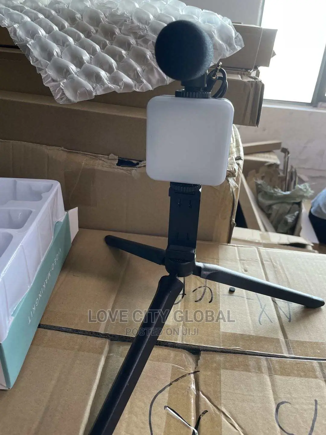 4 in 1 Vlogging Kit Blogging Kit Led Video Light+Microphone