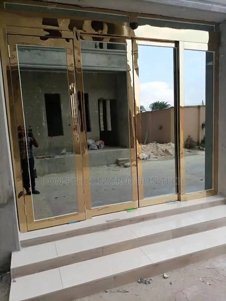Auto Glass Door