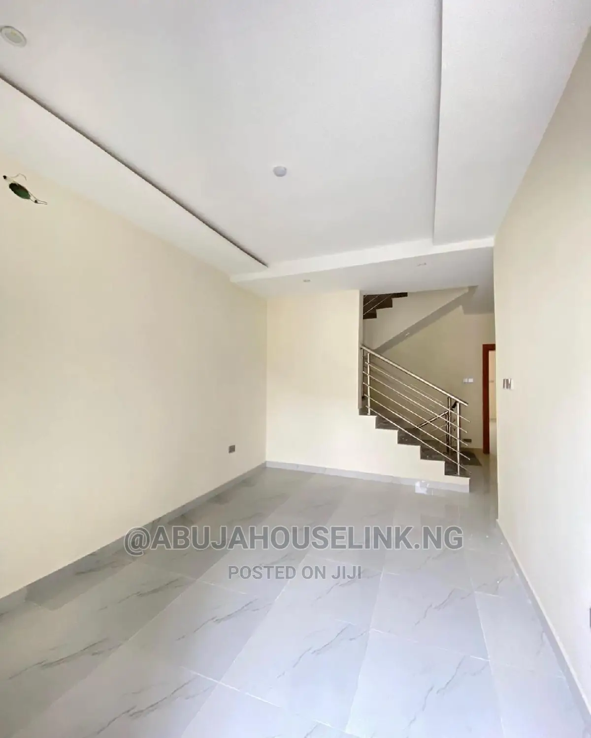 4bdrm Townhouse/Terrace in Guzape Abuja for Sale