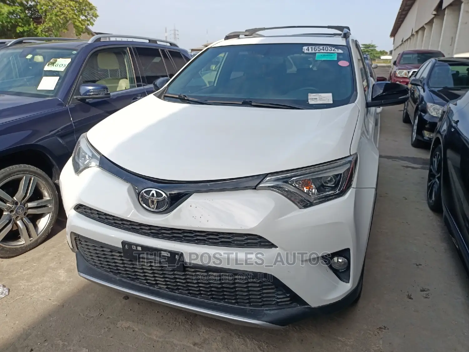 Toyota RAV4 SE FWD (2.5L 4cyl 6A) 2016 White