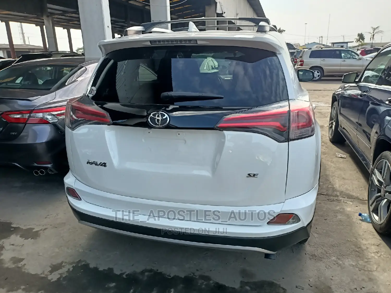 Toyota RAV4 SE FWD (2.5L 4cyl 6A) 2016 White