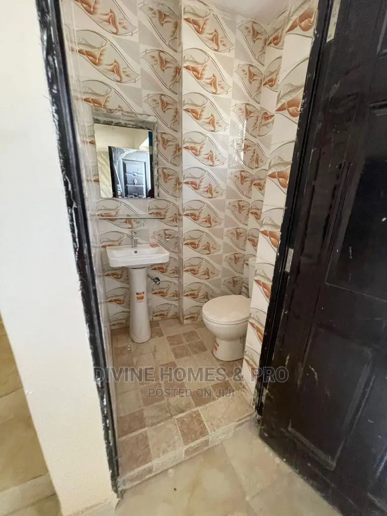 4bdrm Duplex in Life Camp for rent