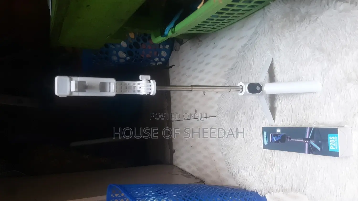 Multifunctional Wireless Bluetooth Selfie Stick With Light