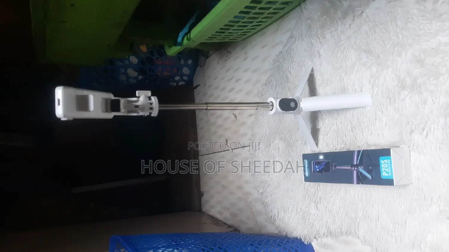 Multifunctional Wireless Bluetooth Selfie Stick With Light