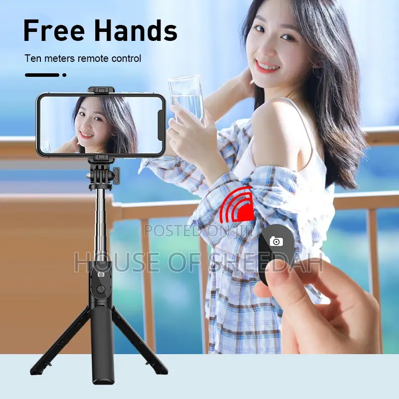 Multifunctional Wireless Bluetooth Selfie Stick With Light