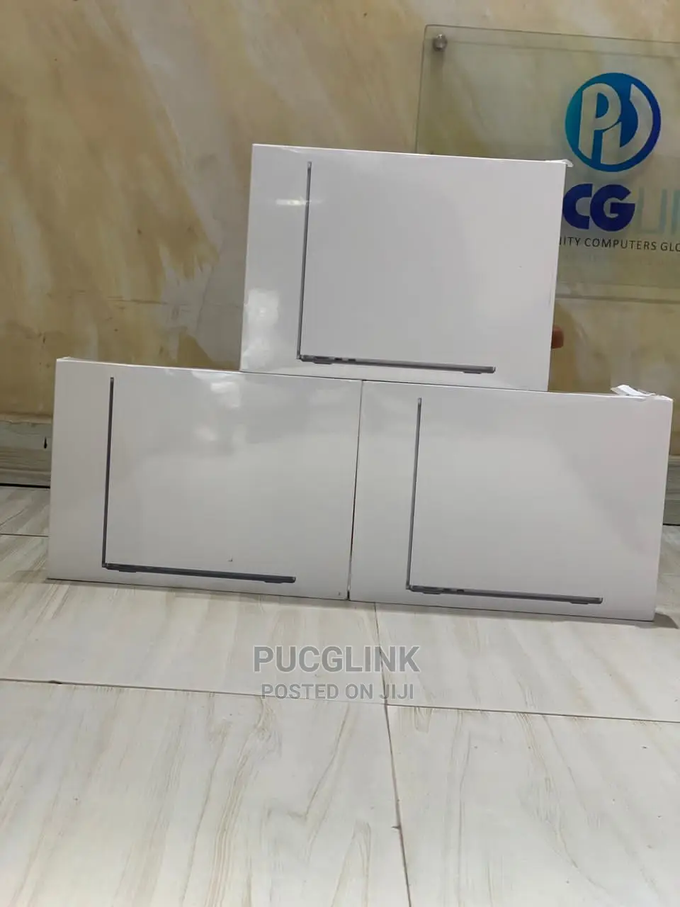 New Laptop Apple MacBook Air 2022 M2 8GB Apple M2 SSD 256GB