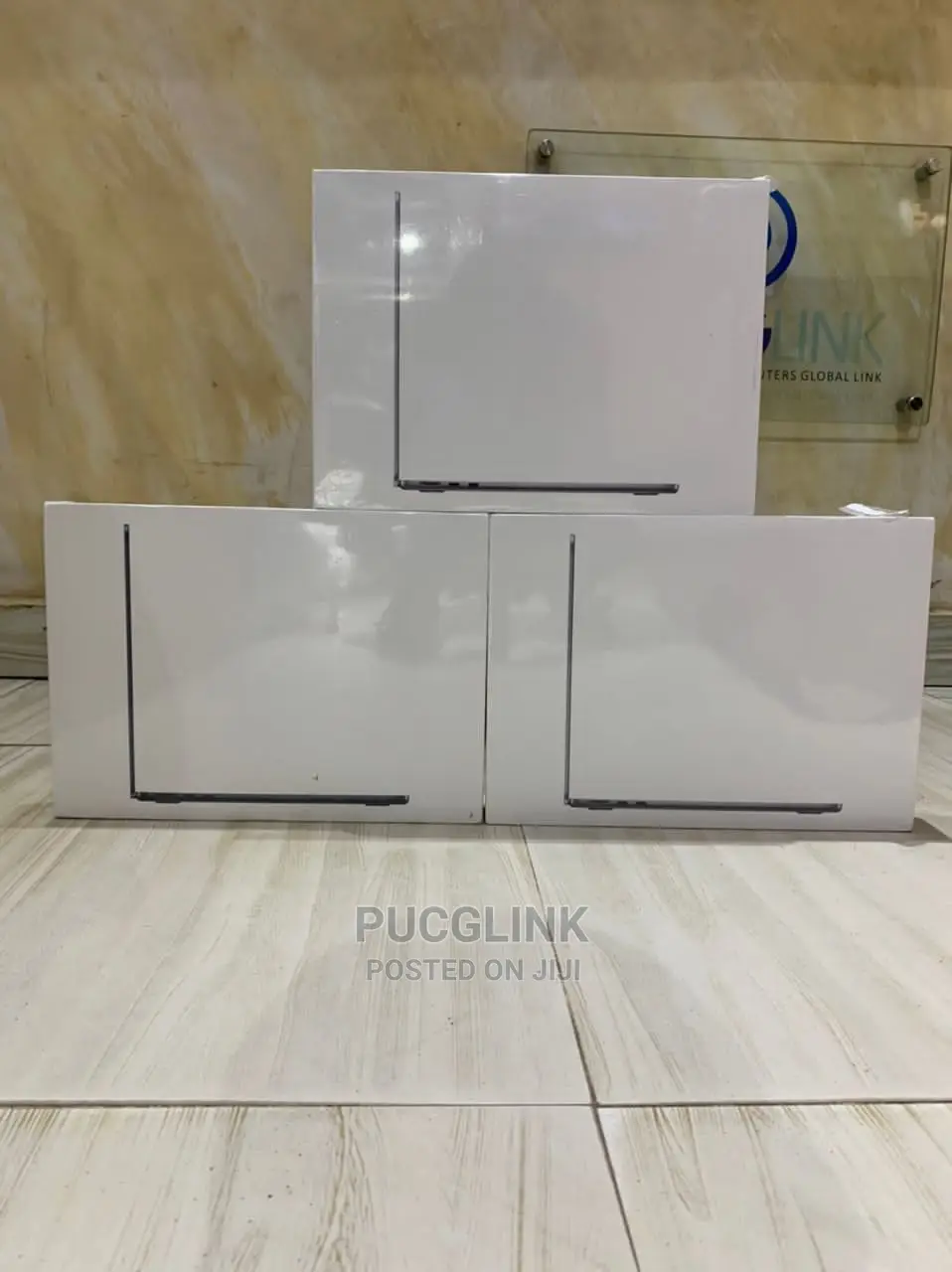 New Laptop Apple MacBook Air 2022 M2 8GB Apple M2 SSD 256GB