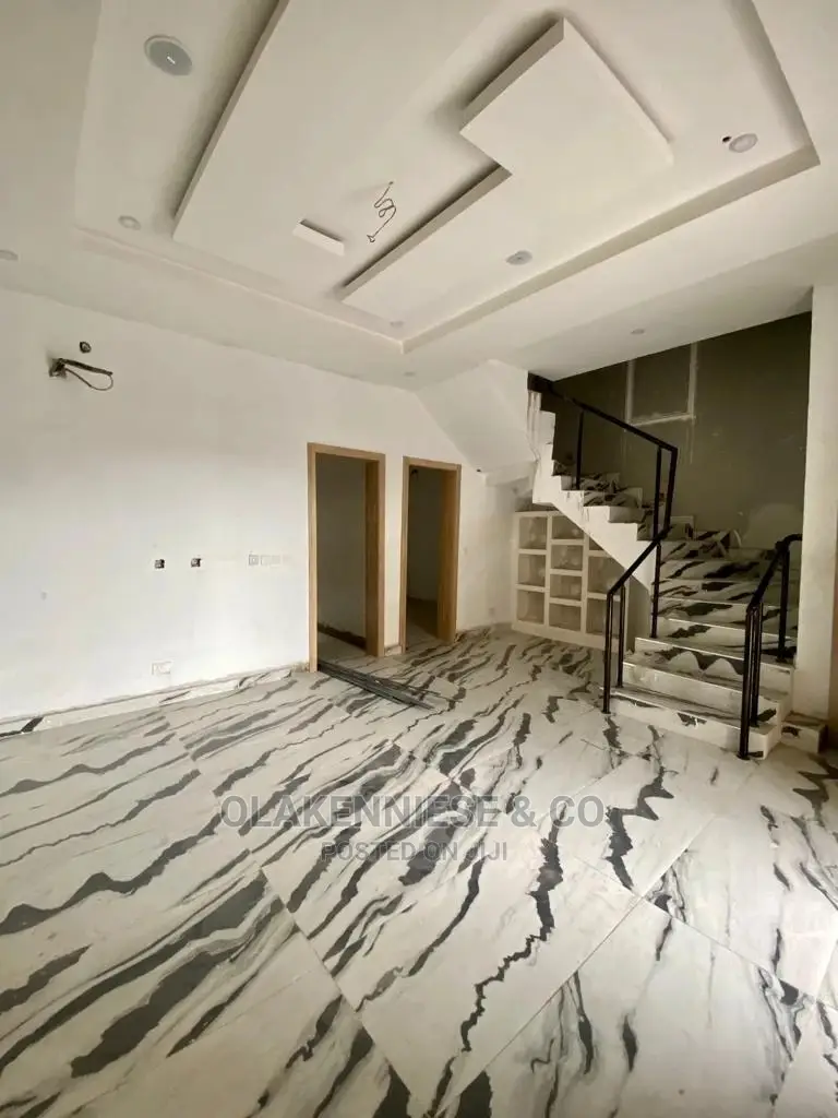 Furnished 5bdrm Duplex in Millennium Estate, Millenuim/UPS for sale