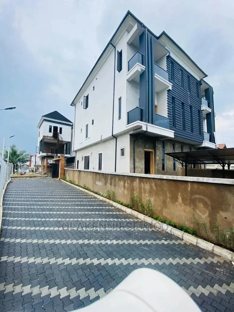Furnished 5bdrm Duplex in Millennium Estate, Millenuim/UPS for sale