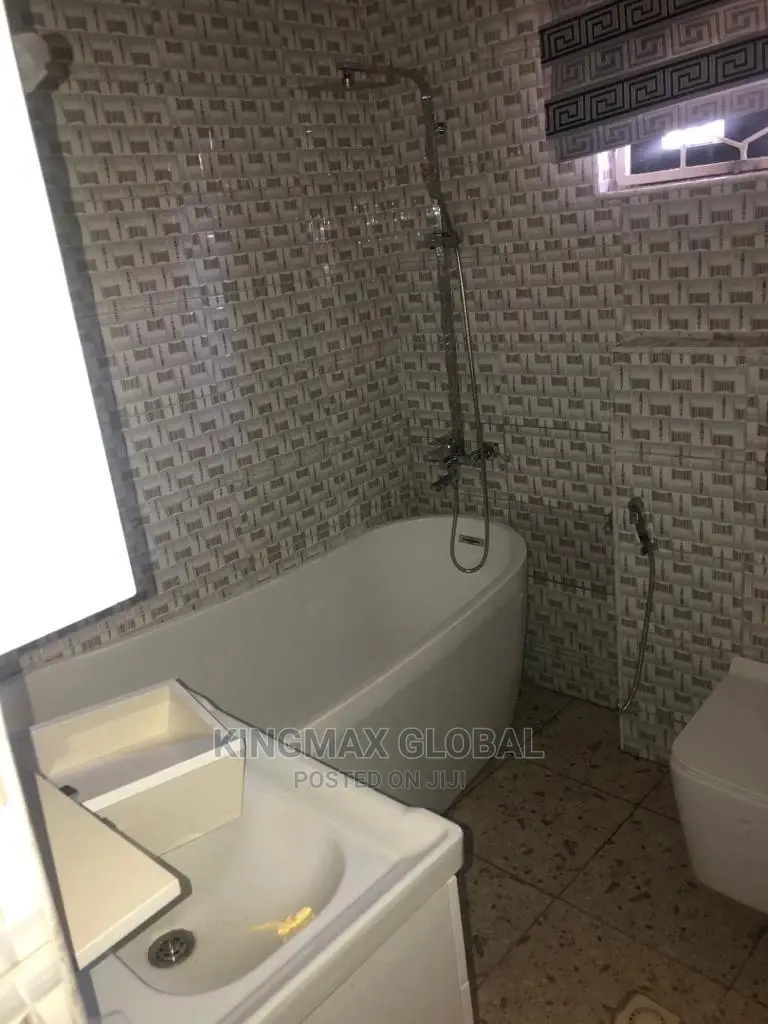 3bdrm Block of Flats in Jabi for sale