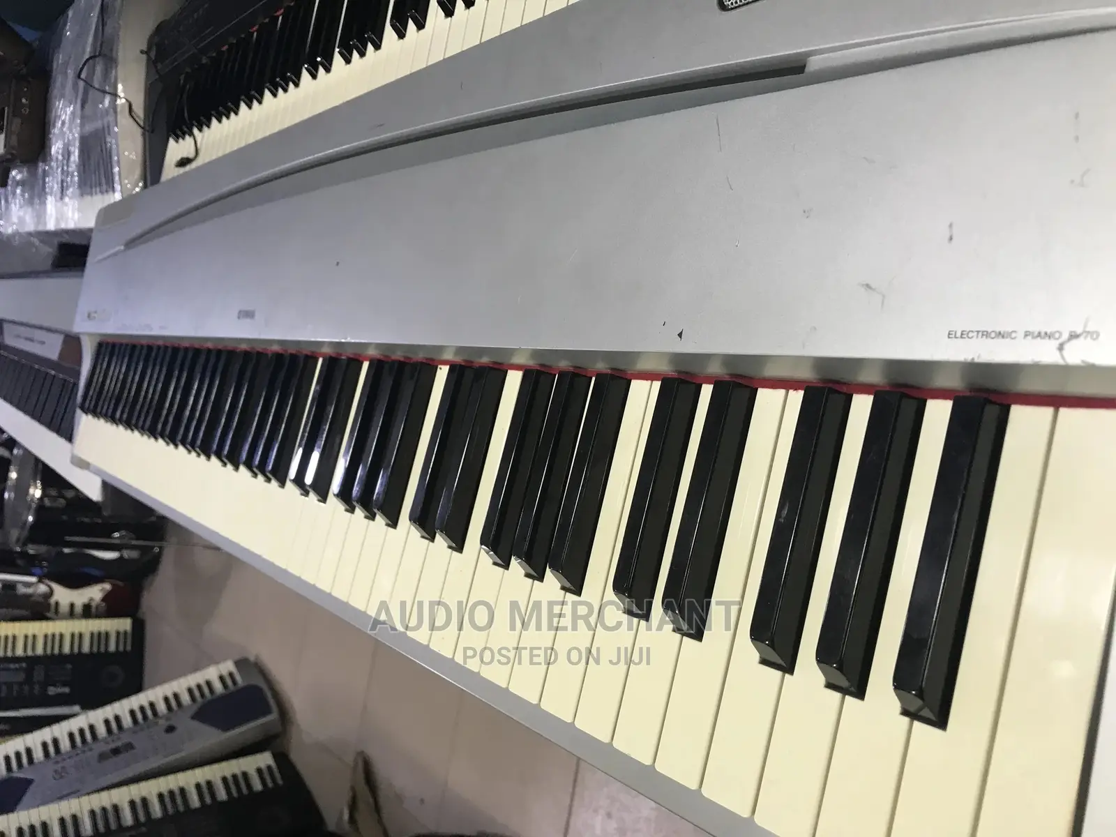 Yamaha P70 Piano