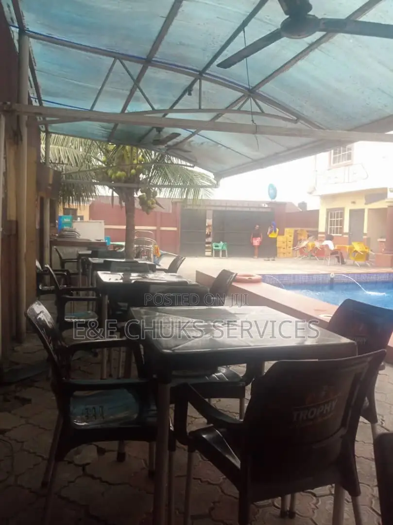 Stand Seven Rooms Hotel for Sale