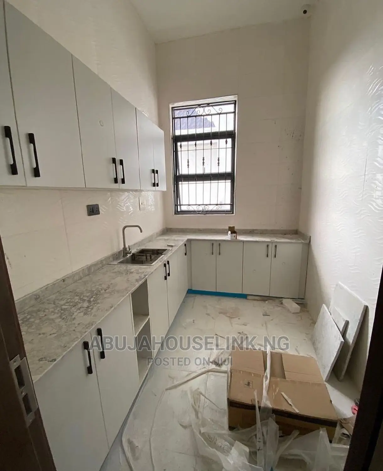 5bdrm Mansion in Asokoro Main for sale