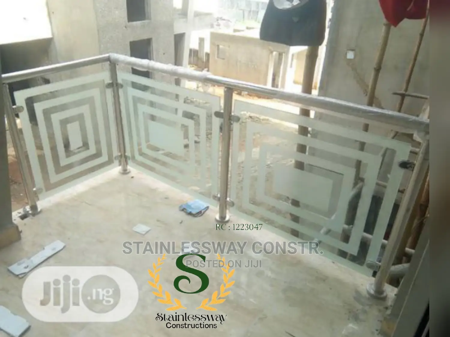 Glass Borderline Stainless Railing Design at Kabusa