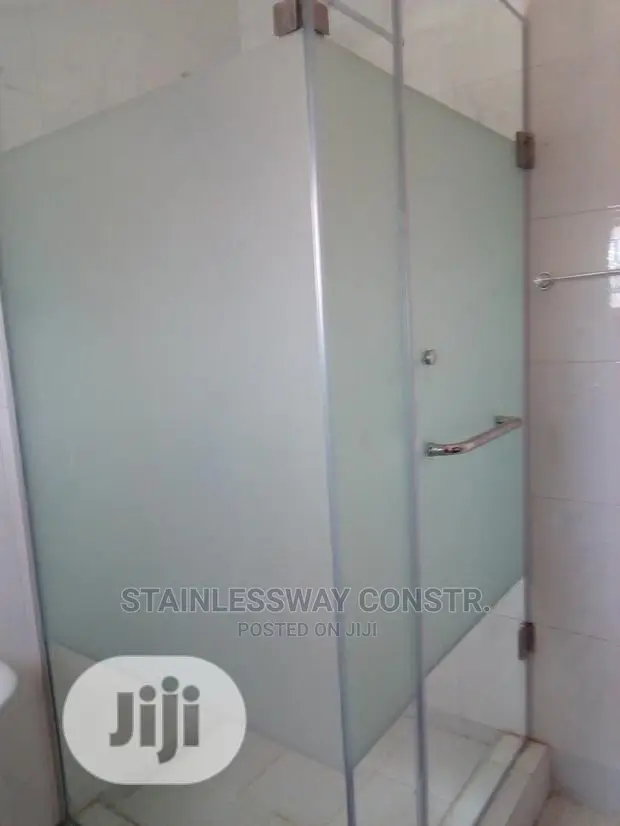 Shower Cubicle Glass Hinge Door at Pyakasa