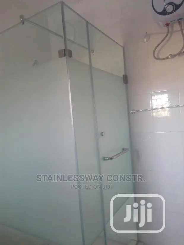 Shower Cubicle Glass Hinge Door at Pyakasa