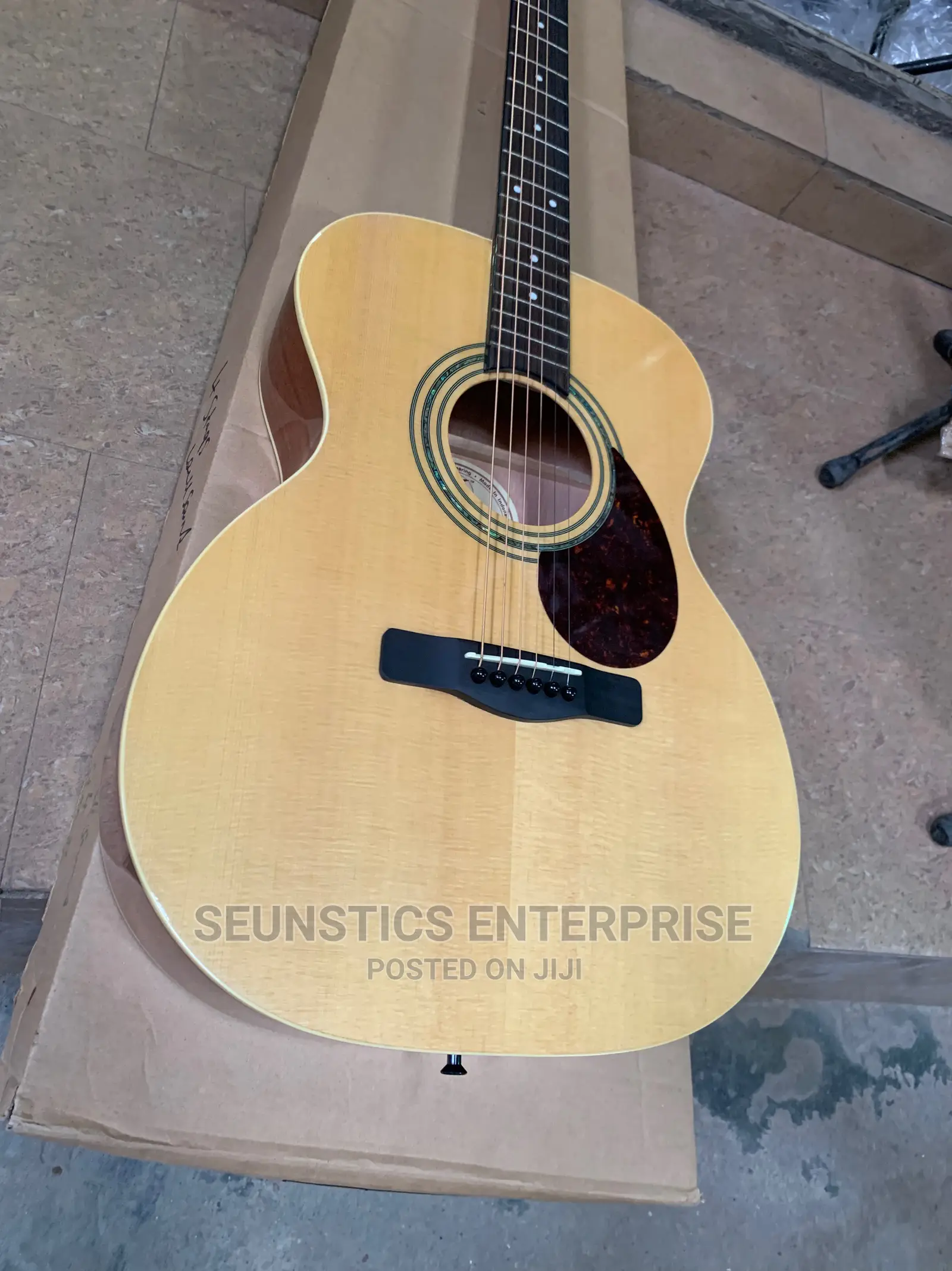 Quality Samick Greg Brennette Design Acoustic Guitar