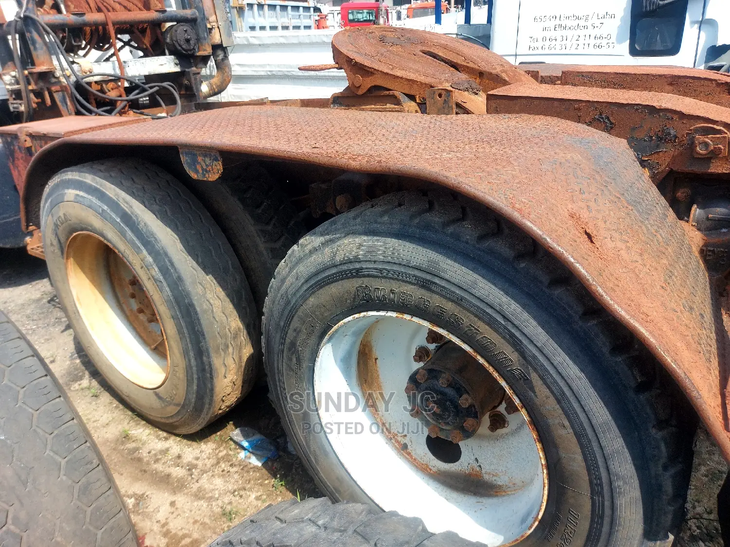 New Arrival Double Cabin Vision Mack Ten Tyres Head Truck