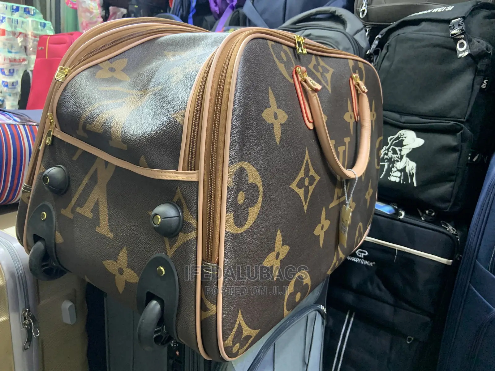 Big Size Lv Traveling Luggage With Wheels