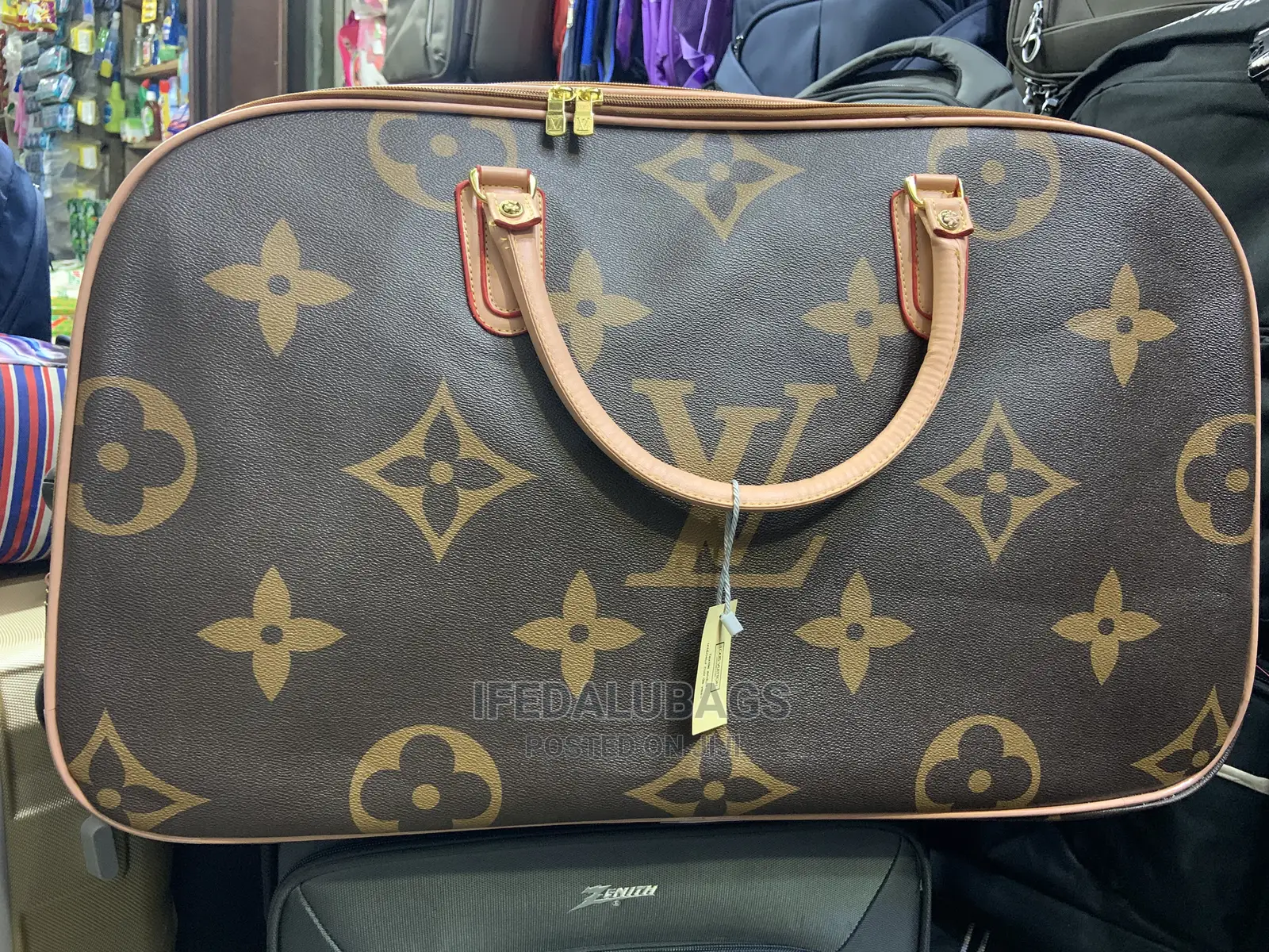 Big Size Lv Traveling Luggage With Wheels