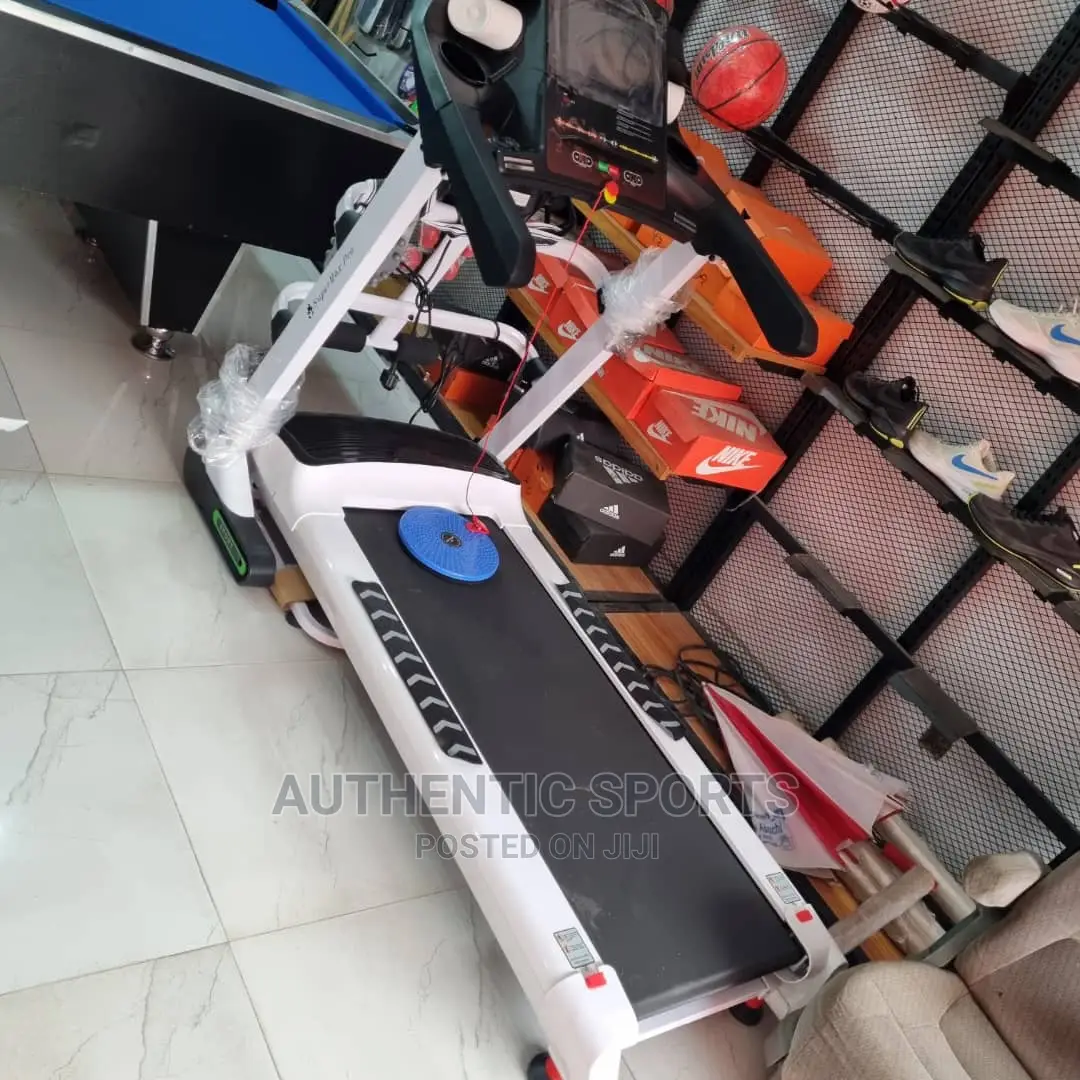 5hp Treadmill
Wifi, TV
160kg User Weight