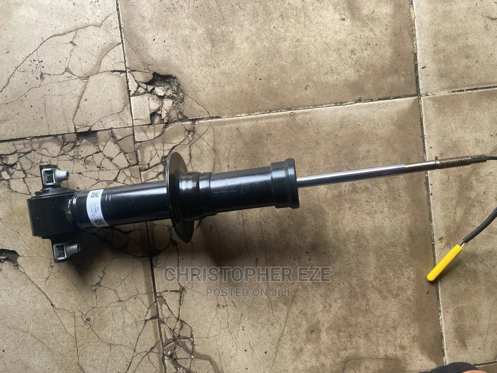 Escalade Yukon Tahoe Suburban Front Baloon Shock 2010-2019