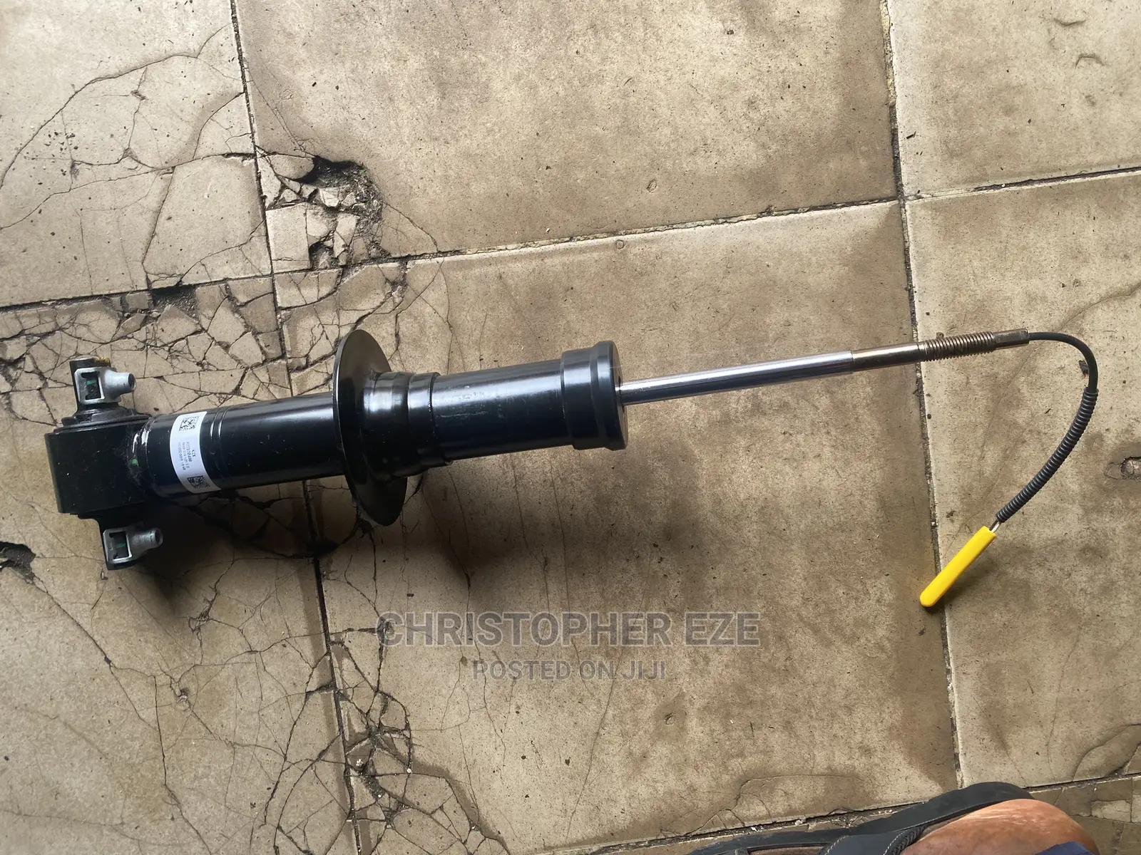 Escalade Yukon Tahoe Suburban Front Baloon Shock 2010-2019