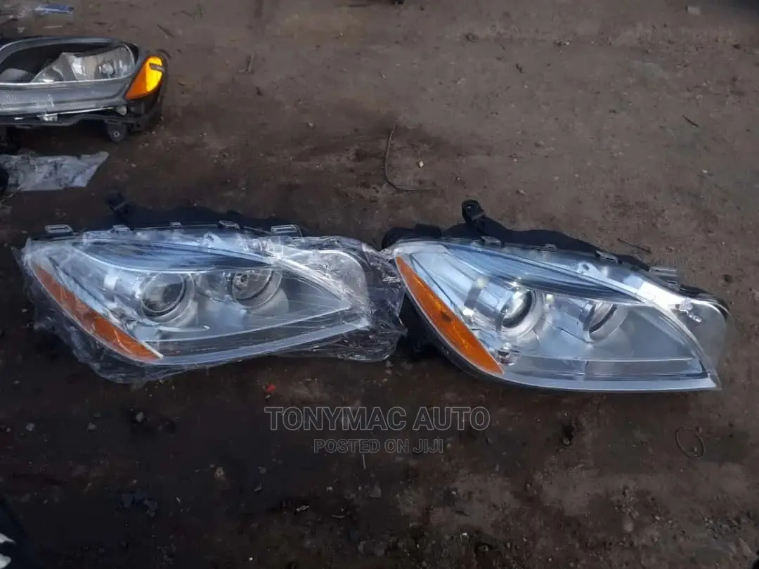 Mercedes-Benz 2014 166 Headlights