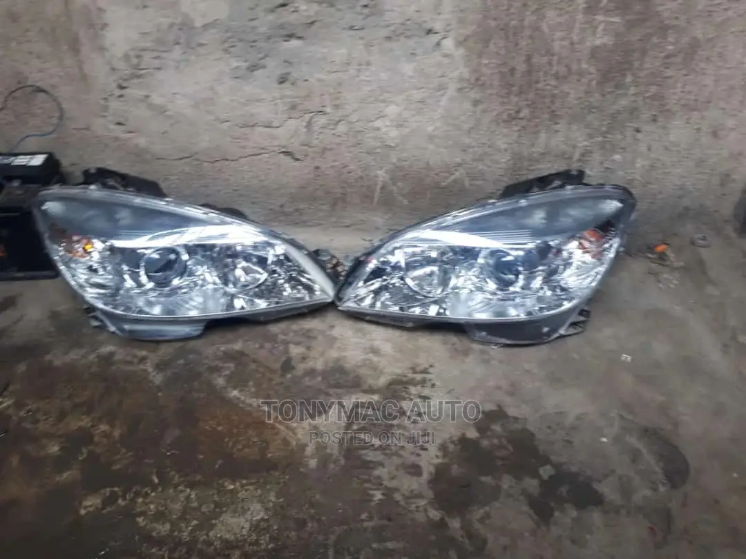 Mercedes-Benz C300 Headlights 2010 W204