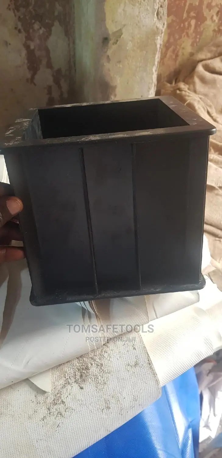 Plastic Cube Mould 150×150