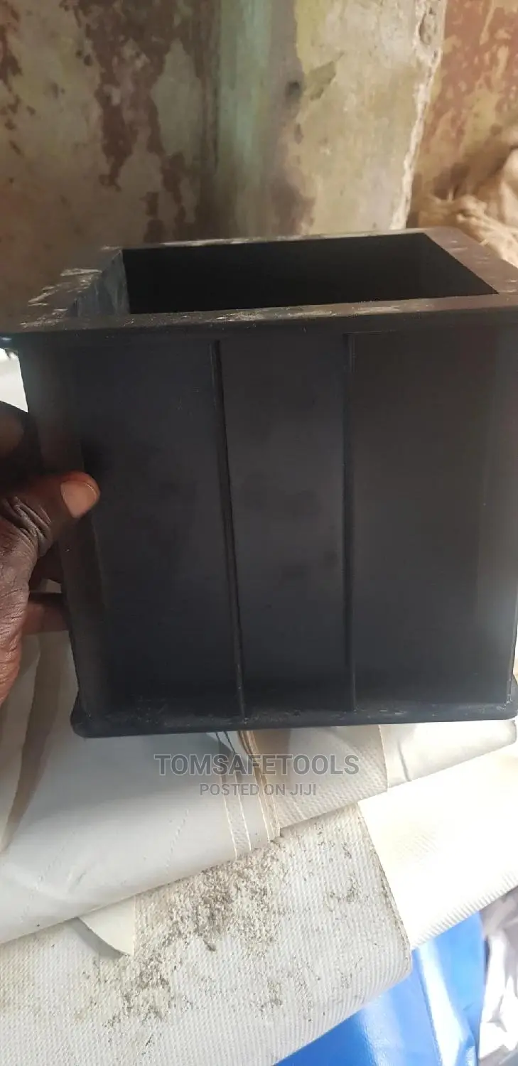 Plastic Cube Mould 150×150