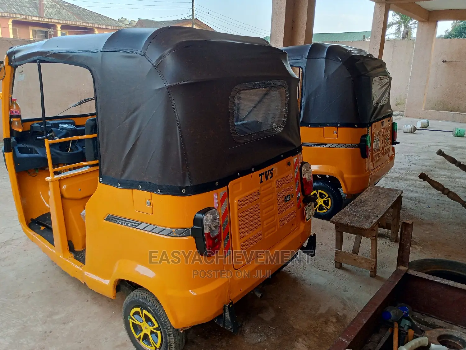 Bajaj RE 2021 Beige
