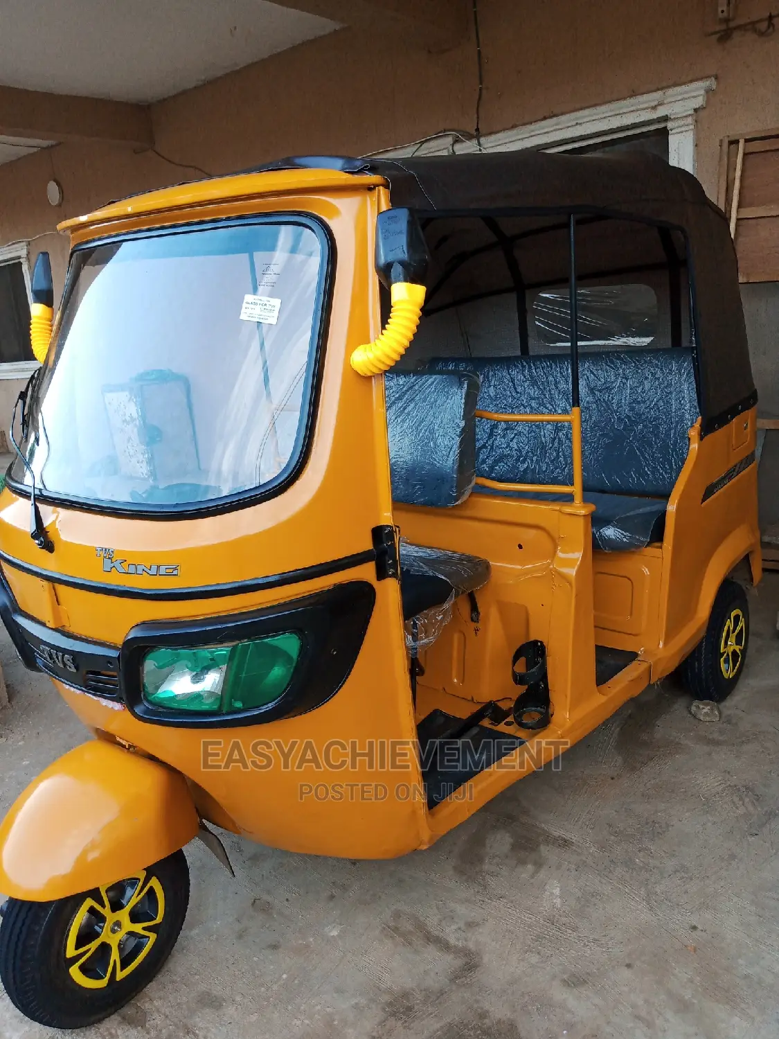 Bajaj RE 2021 Beige