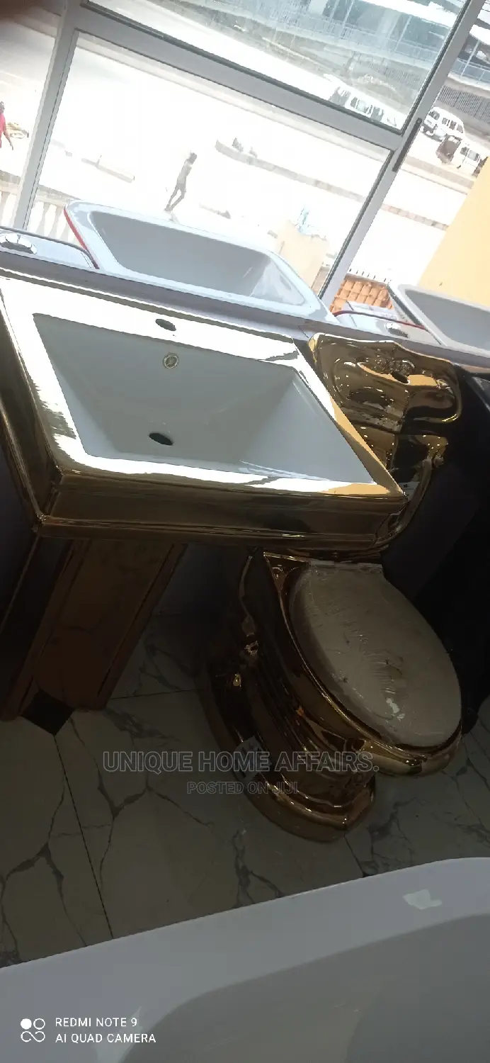 Gold Plated Water Closest