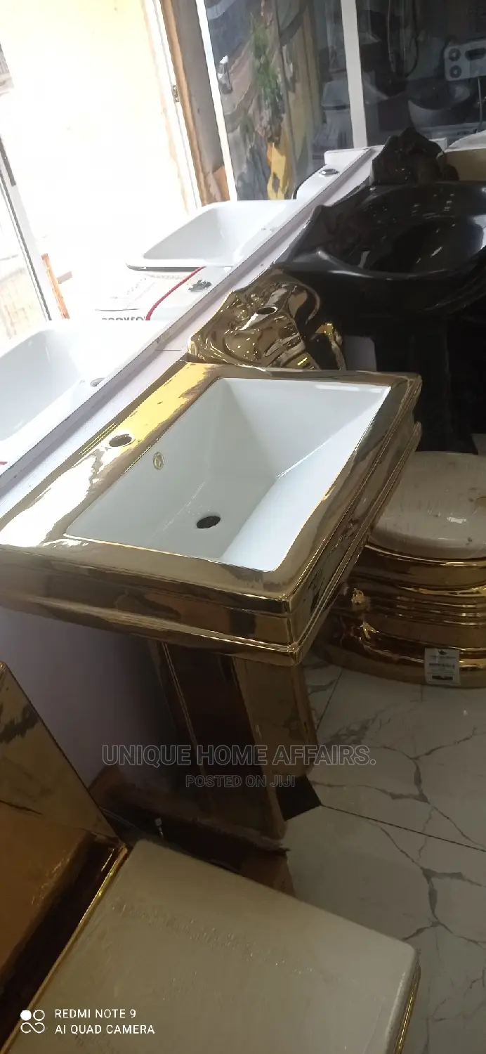 Gold Plated Water Closest