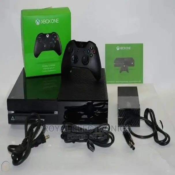 Neatly Uk Used Xbox One
With 14 Latest Game + Controller