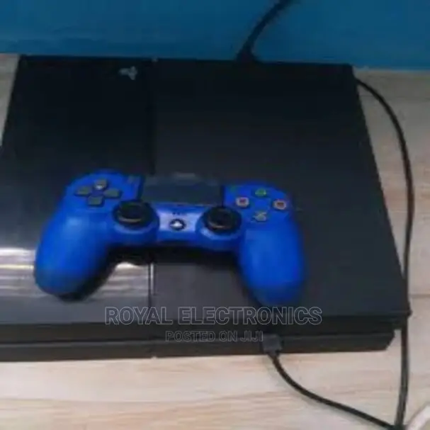 Sony Ps4 Console+ Fifa23, Pes23 With 14 Games and Controller