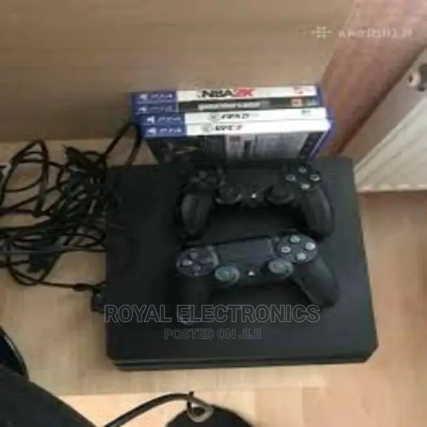 Direct Uk Used Sony Ps4(Slim)+ Fifa23+14 Game And Controller