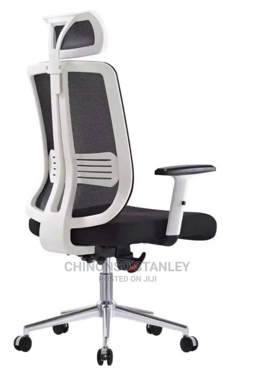 Quality Executive Swivel Arm Rest Office Chair.