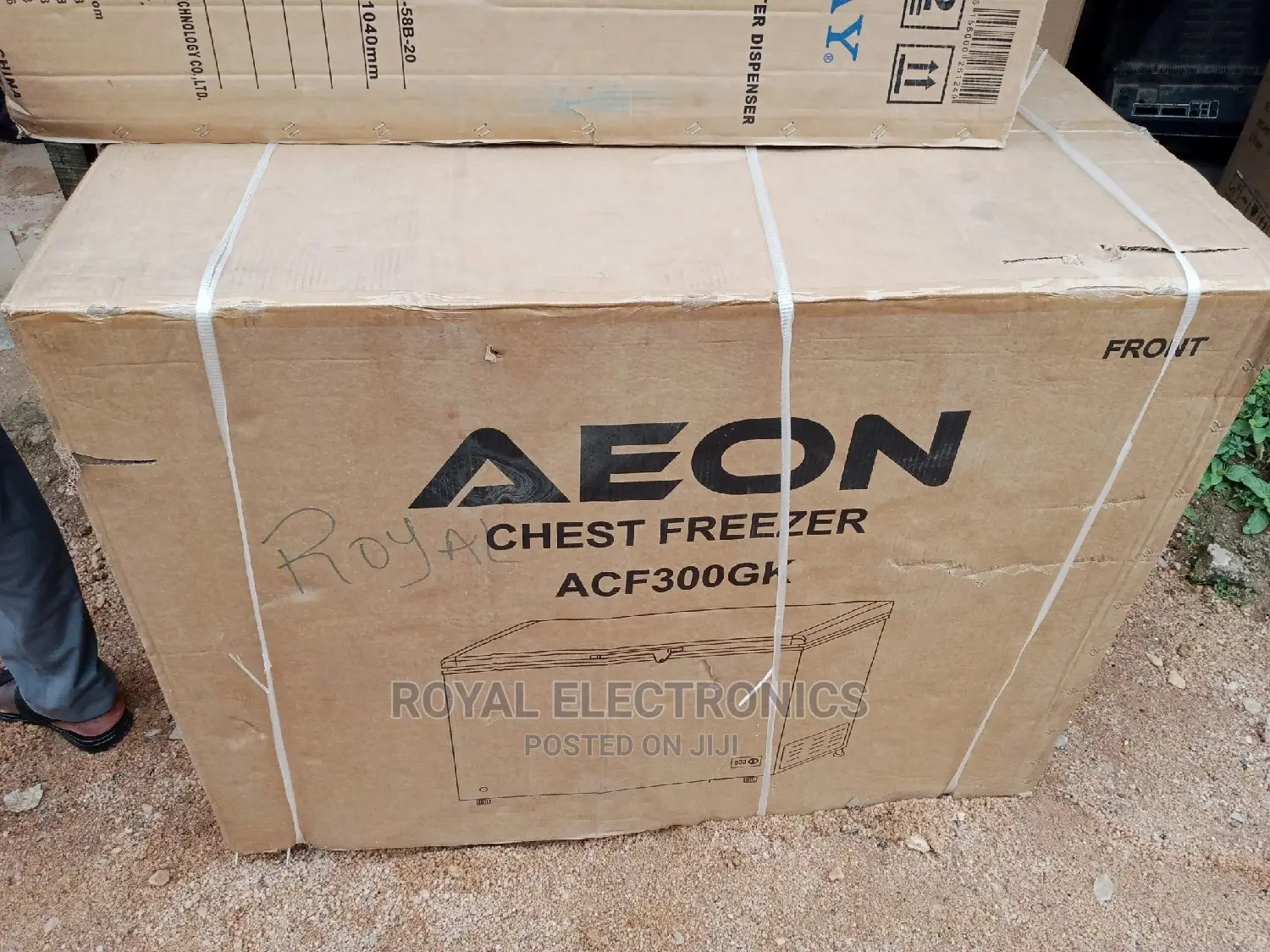 World Best Aeon Chest Freezer (300GK) Silver