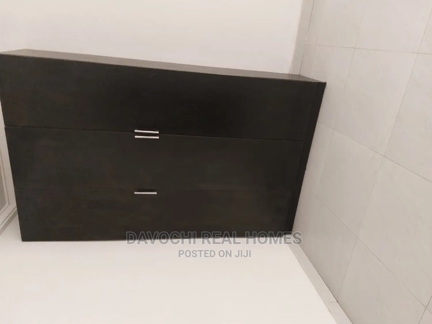 3bdrm Block of Flats in Orchid Road, Chevron for rent