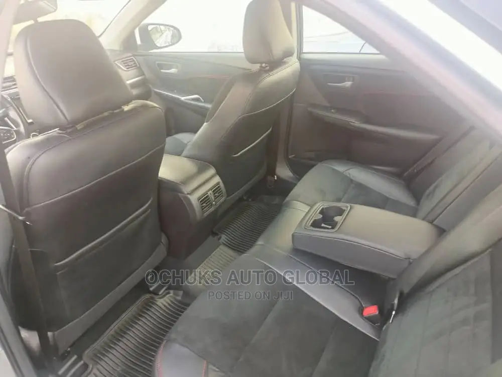 Toyota Camry 2016 Silver