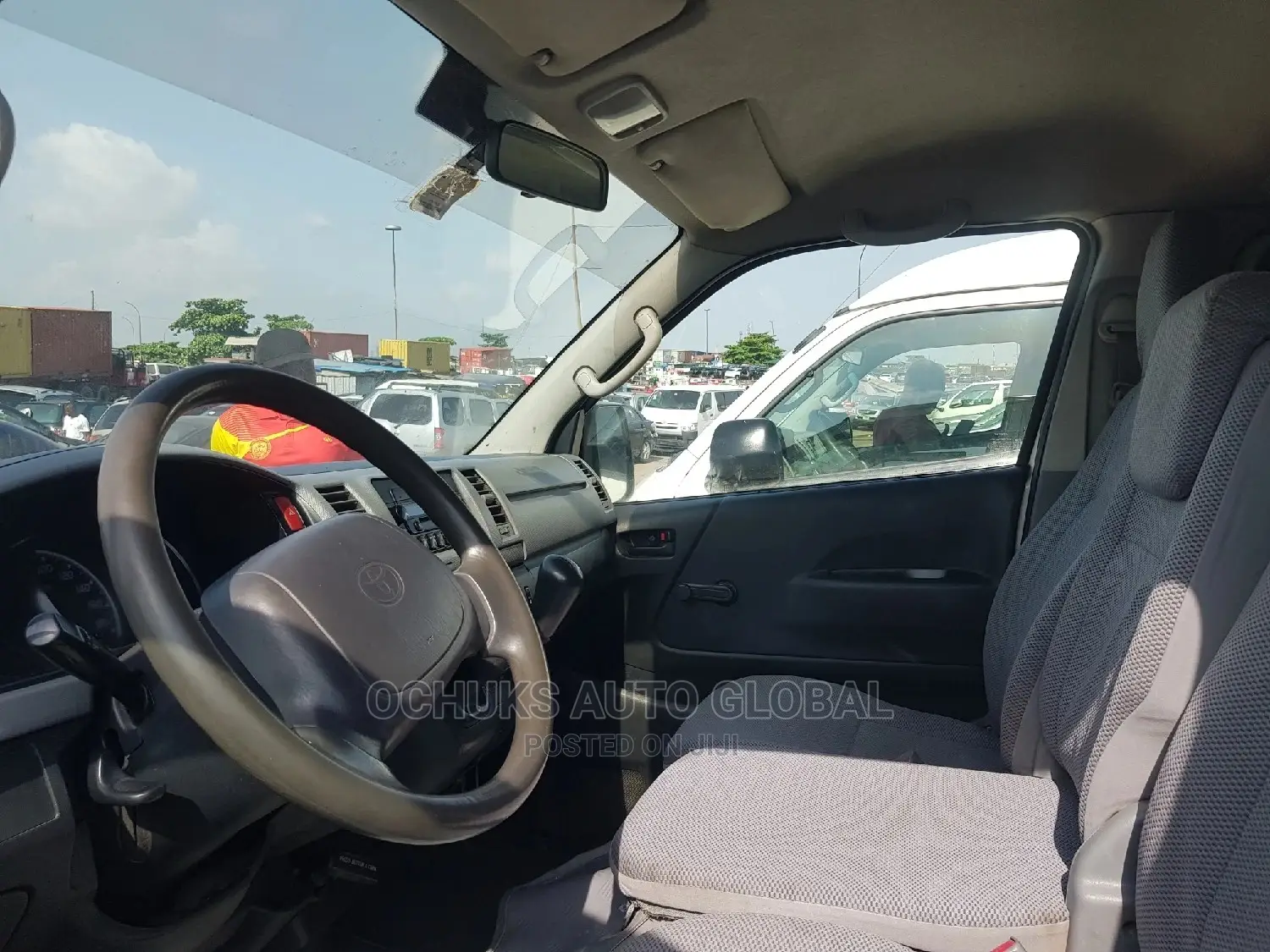 Toyota HiAce 2010 White