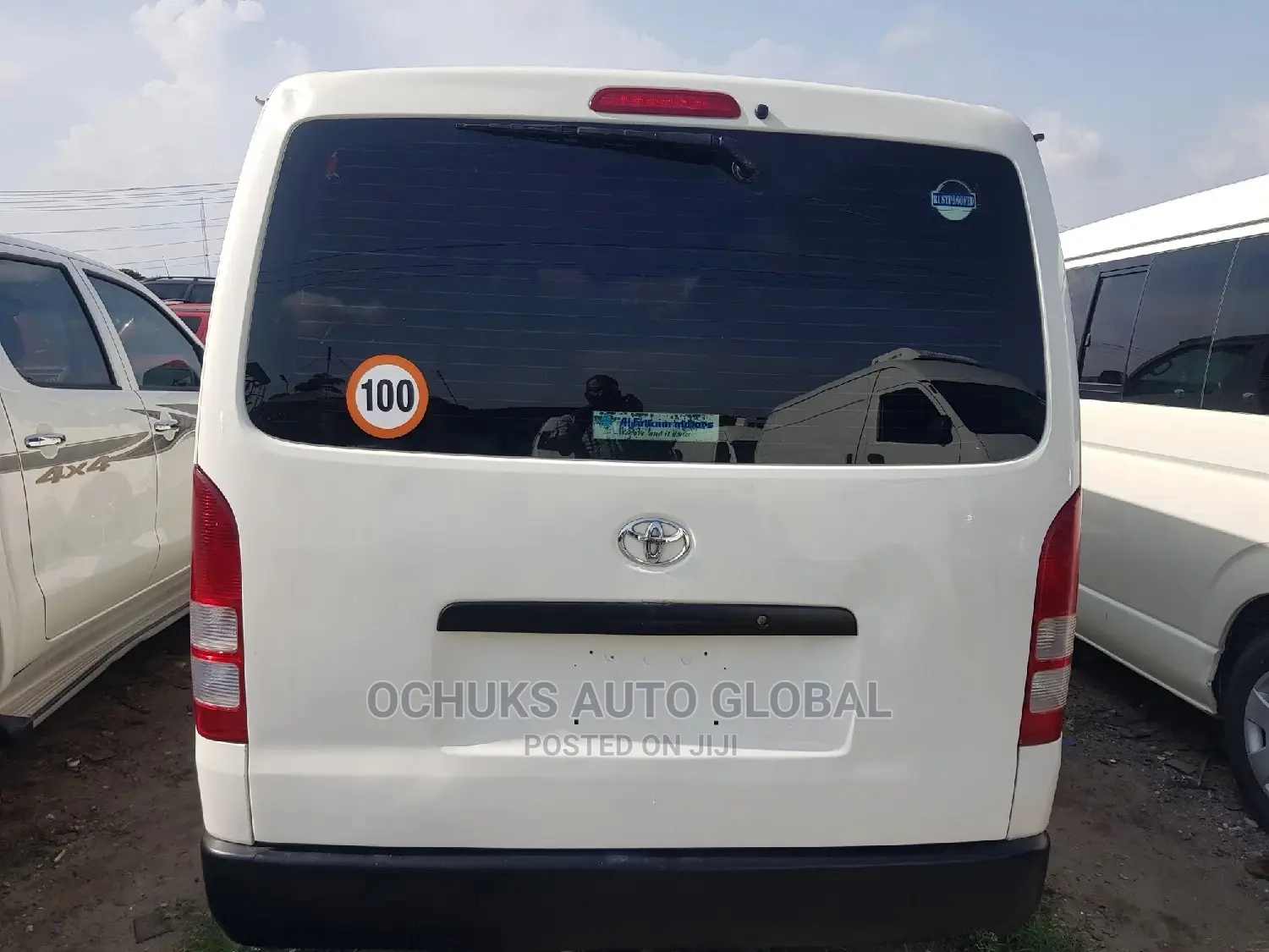 Toyota HiAce 2010 White
