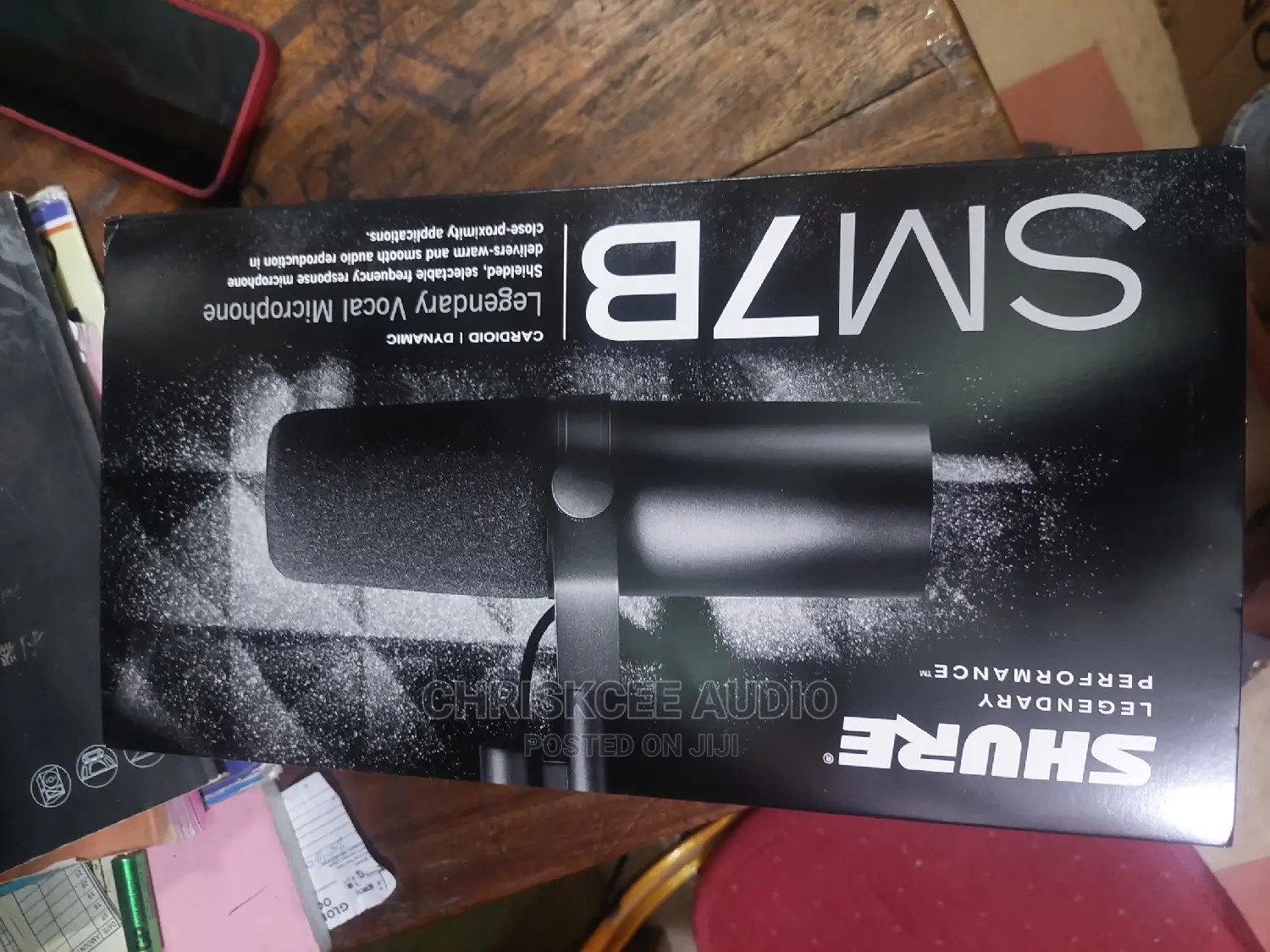 SHURE SM7B Legendary Microphone