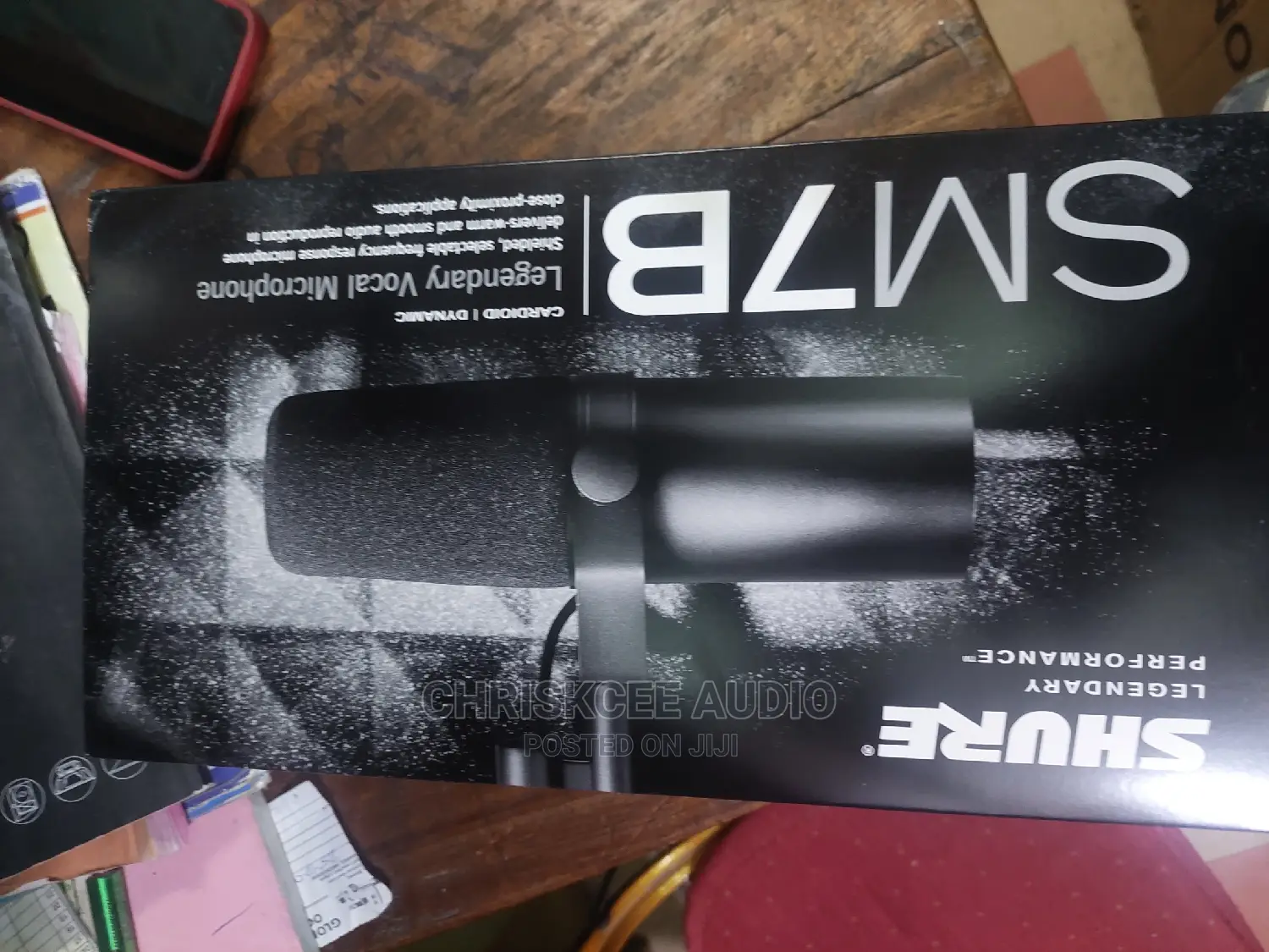 SHURE SM7B Legendary Microphone