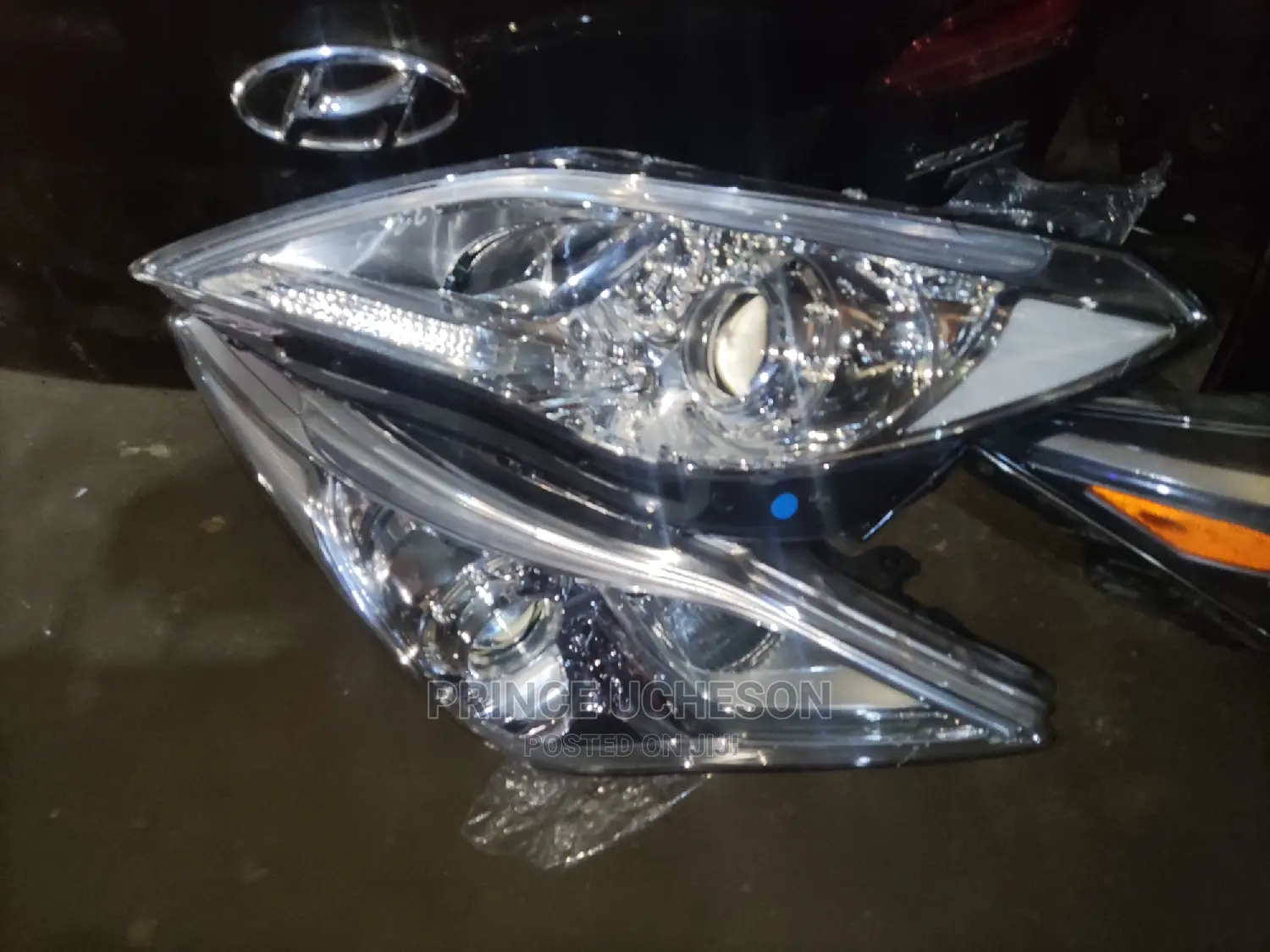 Hyundai Azera 2014 Headlight Set Tokunbo